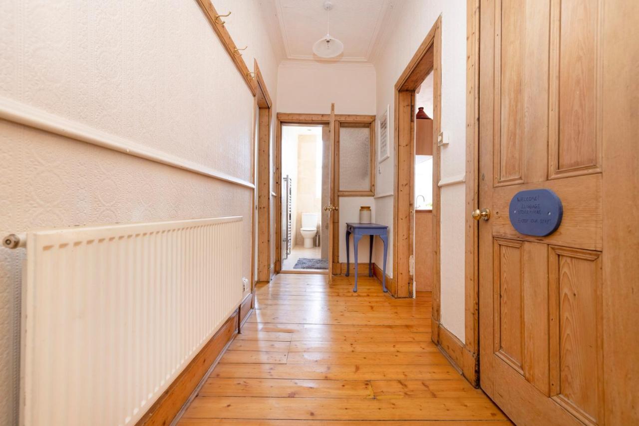 Joivy Old Town 1-Bed Apartment With Stunning Views Единбург Екстериор снимка